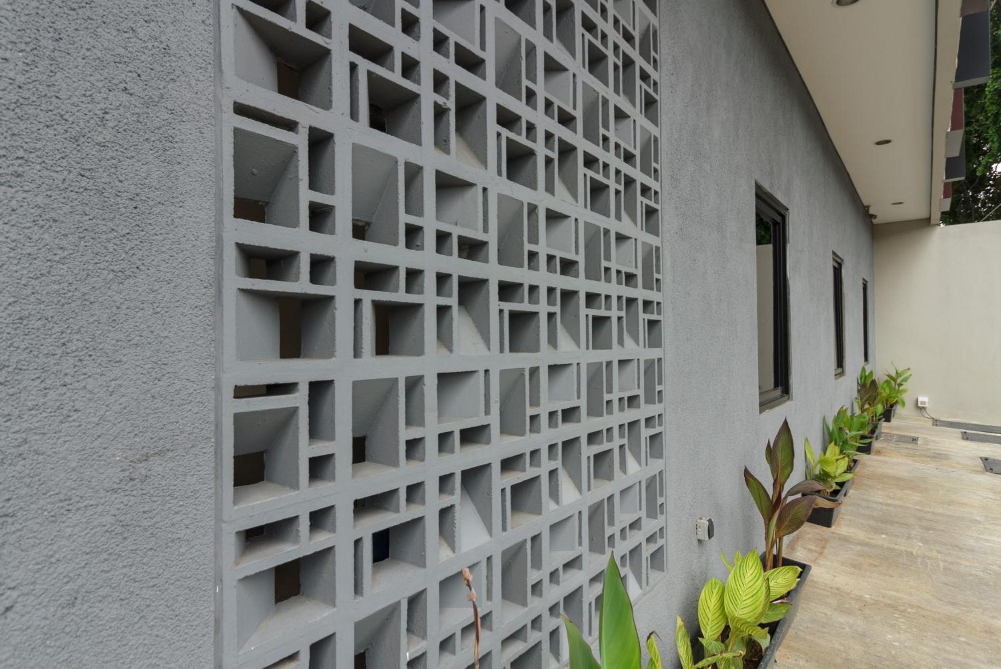 Reddoorz Near Puri Indah Mall Jakarta Eksteriør billede